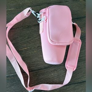 40 oz Water bottle holder Pink Crossbody